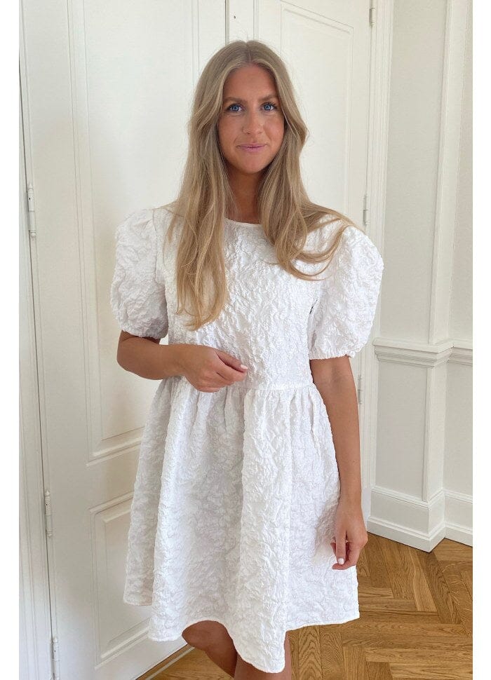 BYIC - Edithic Dress - wdream White Dream