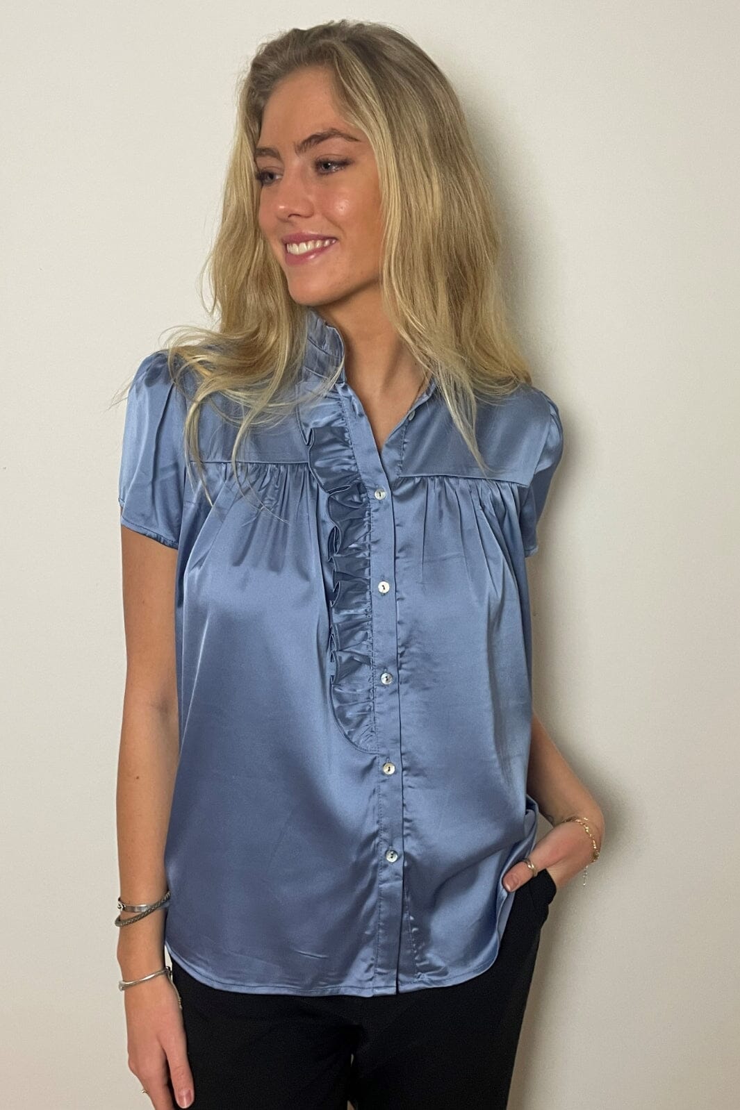 Continue - Malika Ss - Dove Blue