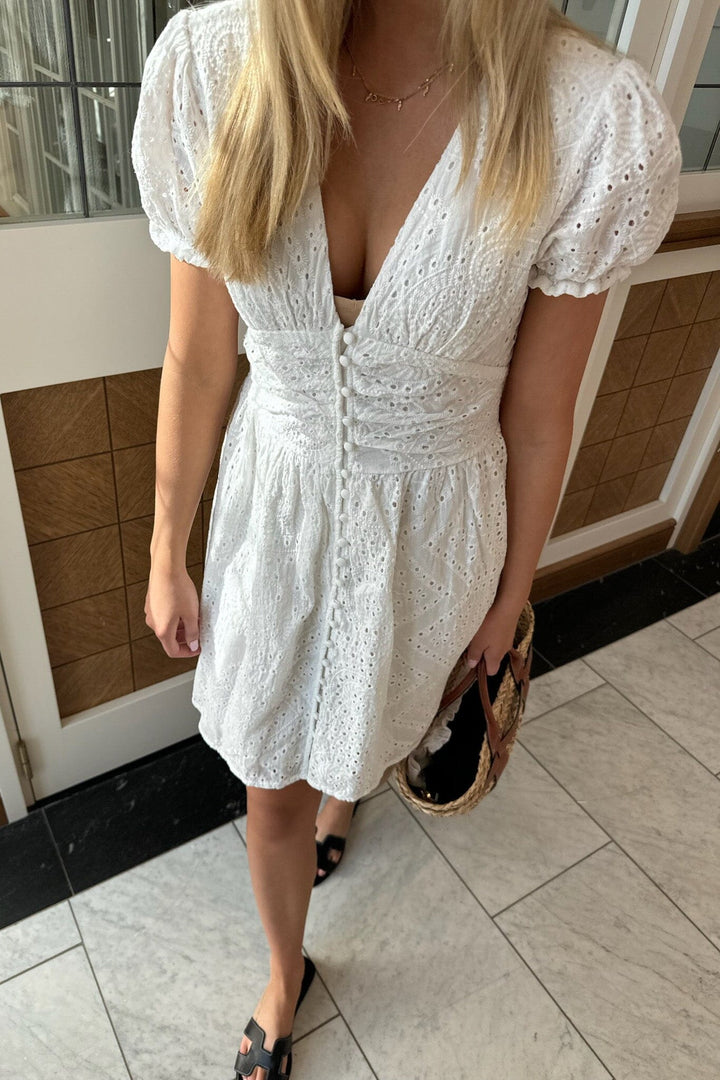 Forudbestilling - BYIC - Marieic Dress - we White Embroidery Kjoler