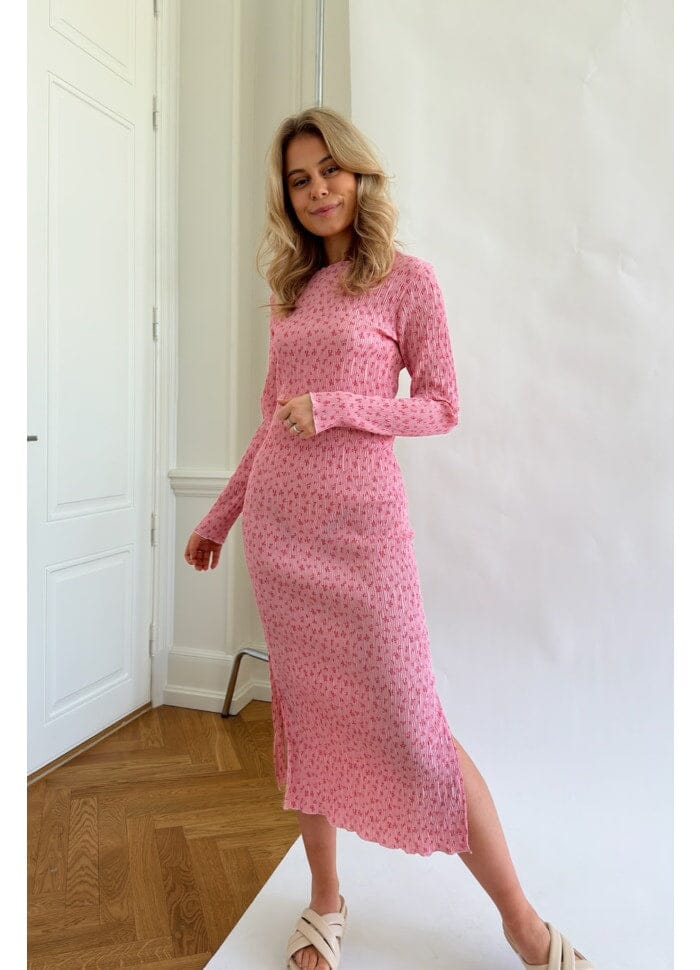 Forudbestilling - BYIC - Odaic Dress - ptb Pink Tiny Blossom Kjoler