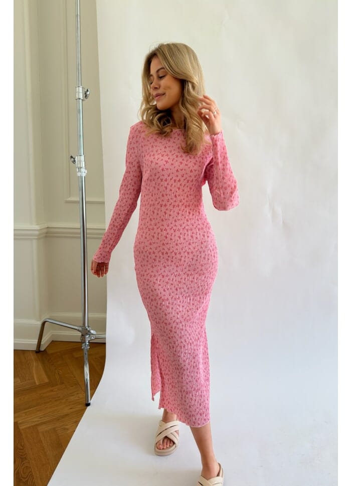 Forudbestilling - BYIC - Odaic Dress - ptb Pink Tiny Blossom Kjoler