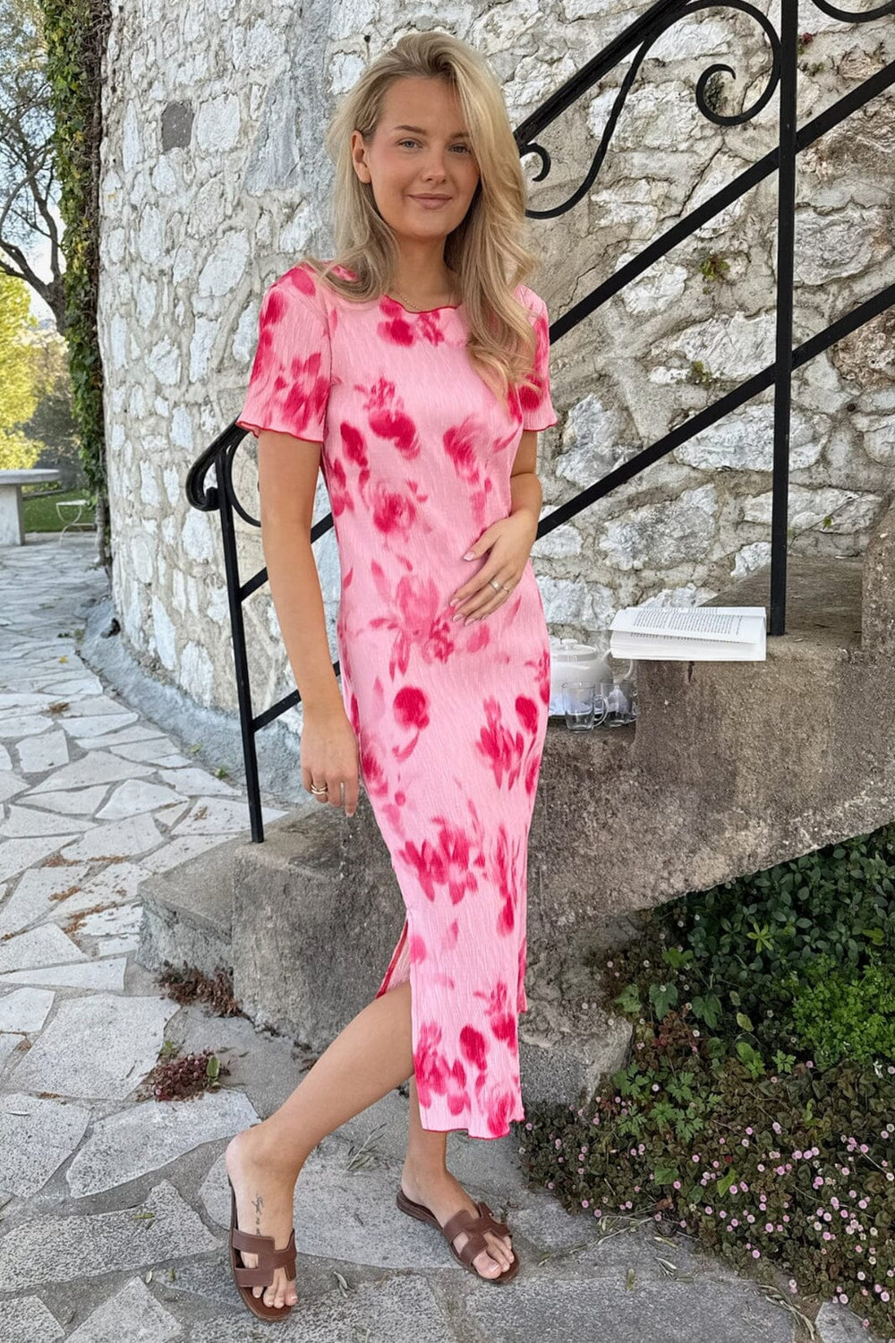 Forudbestilling - BYIC - Odaic Ss Dress A23834 - Abstract Pink Flower Print Kjoler