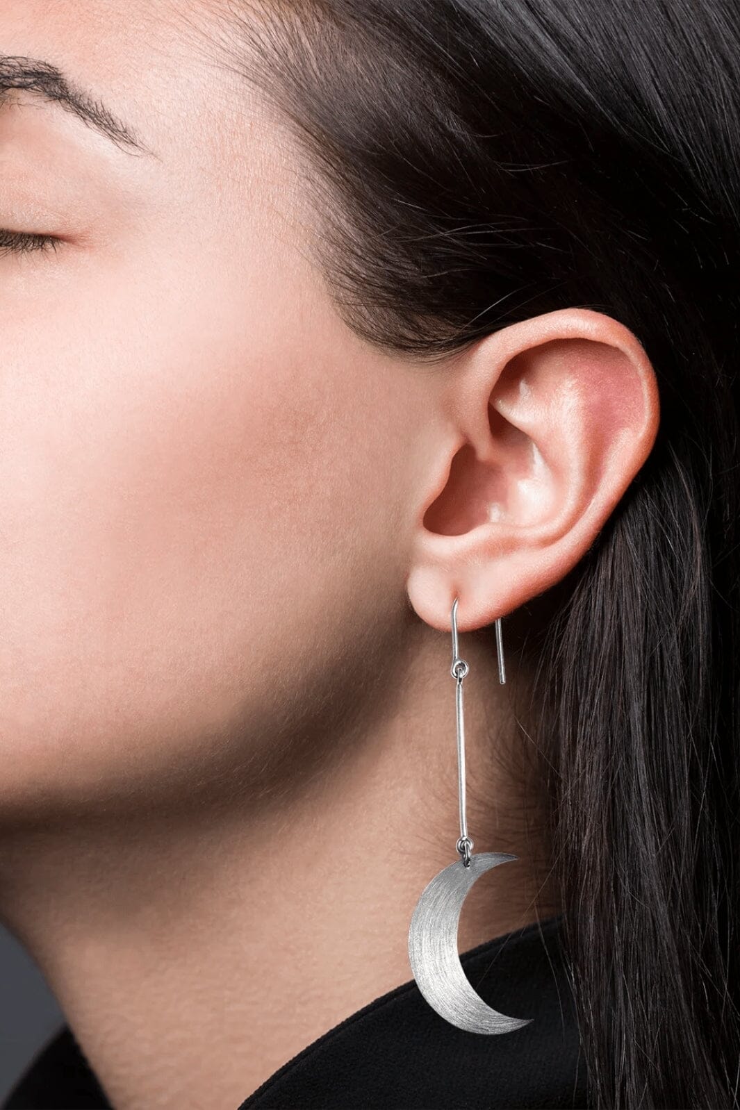 Forudbestilling - Jane Kønig - Half Moon Earring - Forsølvet Øreringe