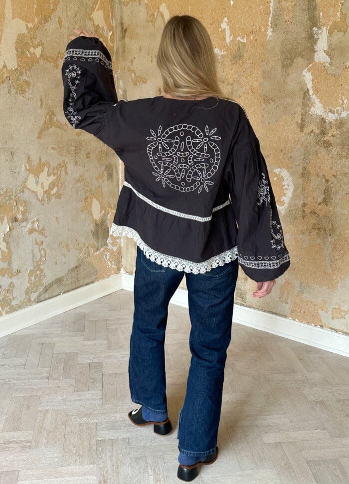 Forudbestilling - Sissel Edelbo - Lia Top SE 1397 - Asphalt Bluser