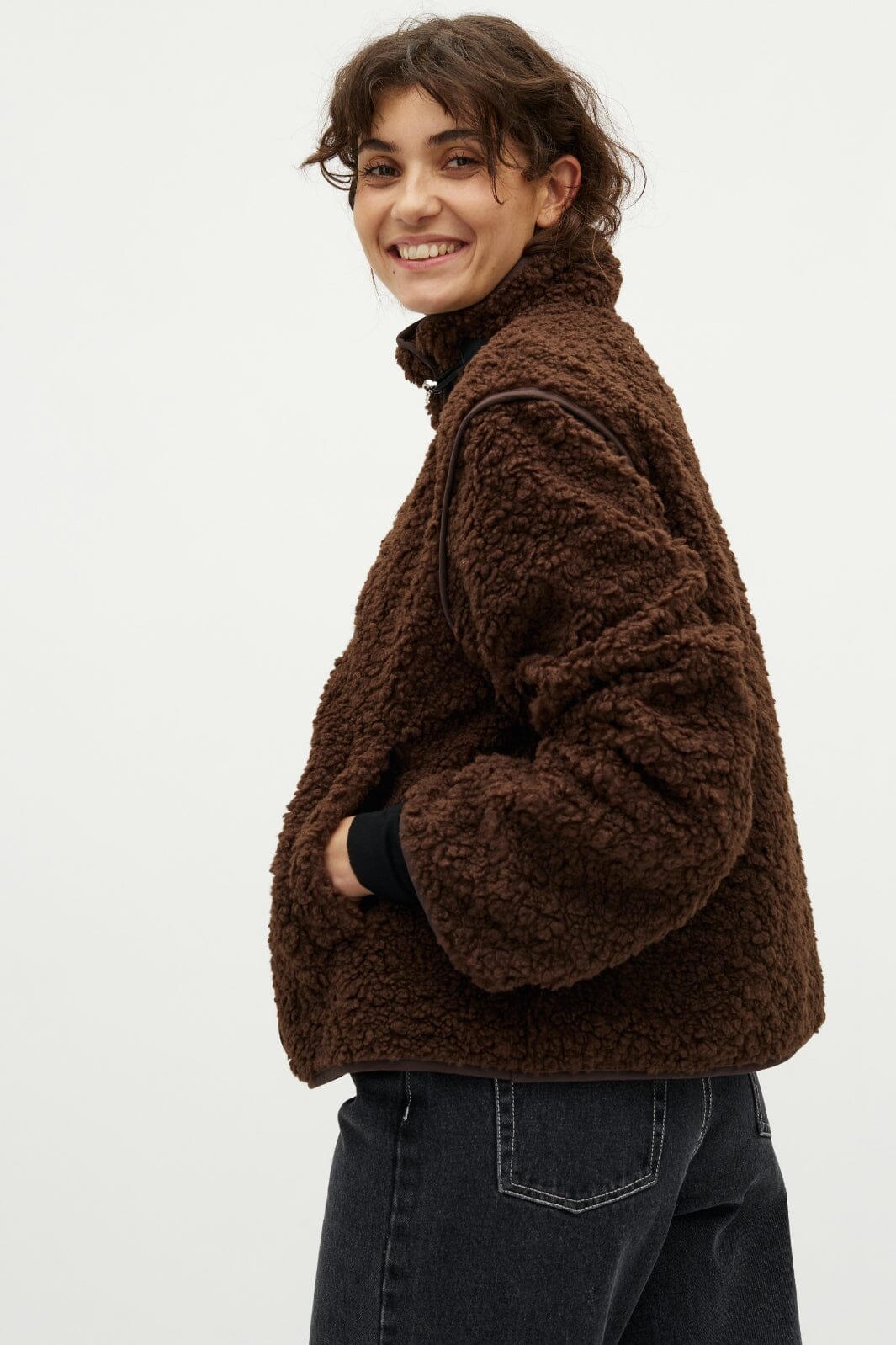 Global Funk - Rogolio B-G 73280610 - Q03 - Black Coffee