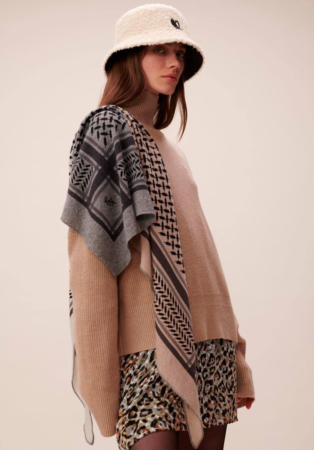 Lala Berlin - Triangle Cheetah Patchwork City - City Alabastro Dune Tørklæder