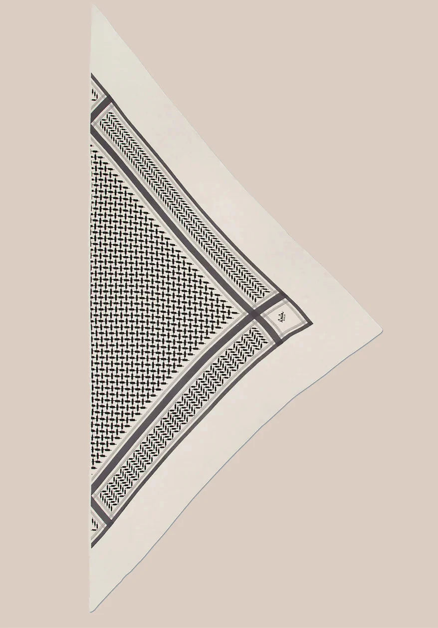 Lala Berlin - Triangle Trinity Classic L - Alabastro off-white Tørklæder