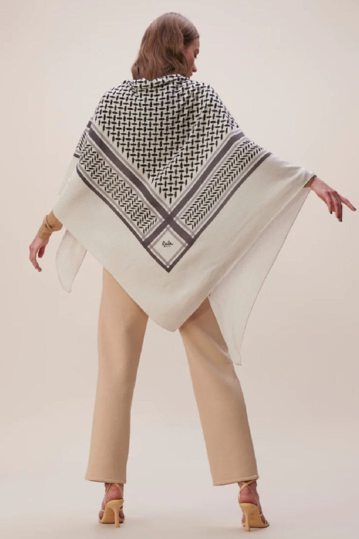 Lala Berlin - Triangle Trinity Classic L - Alabastro off-white Tørklæder