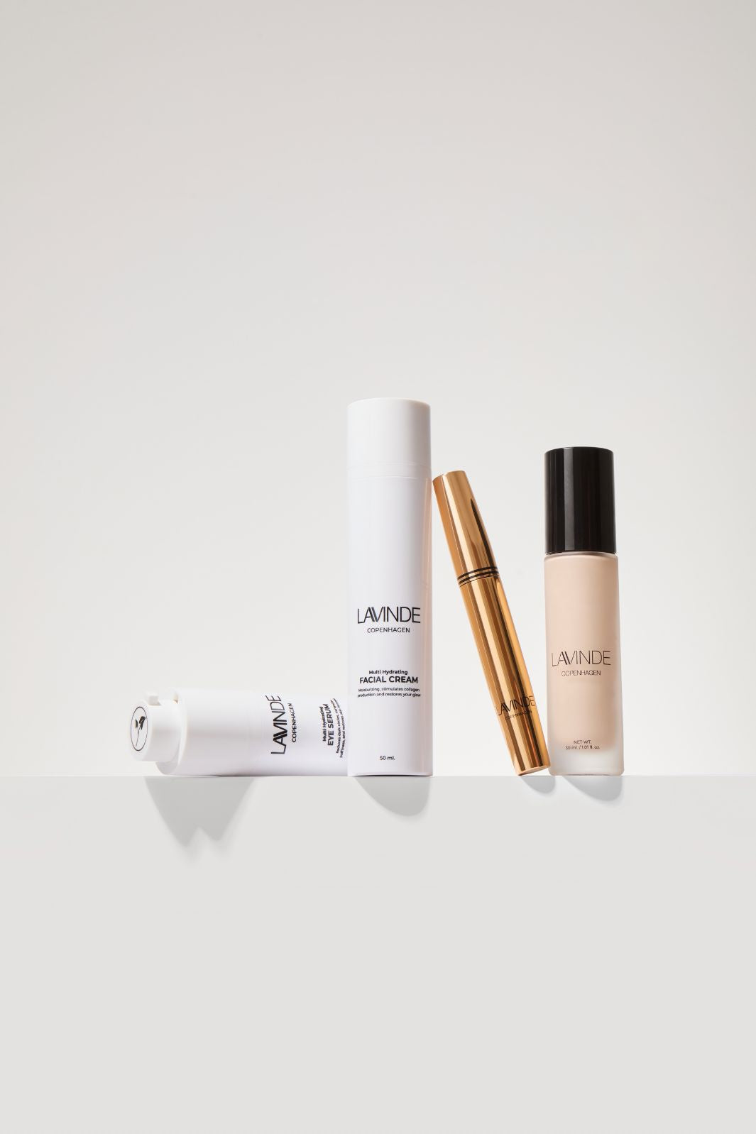 Lavinde Copenhagen - Natural Glow Liquid Foundation Beige 207 - 130501 - 30 ml Foundation