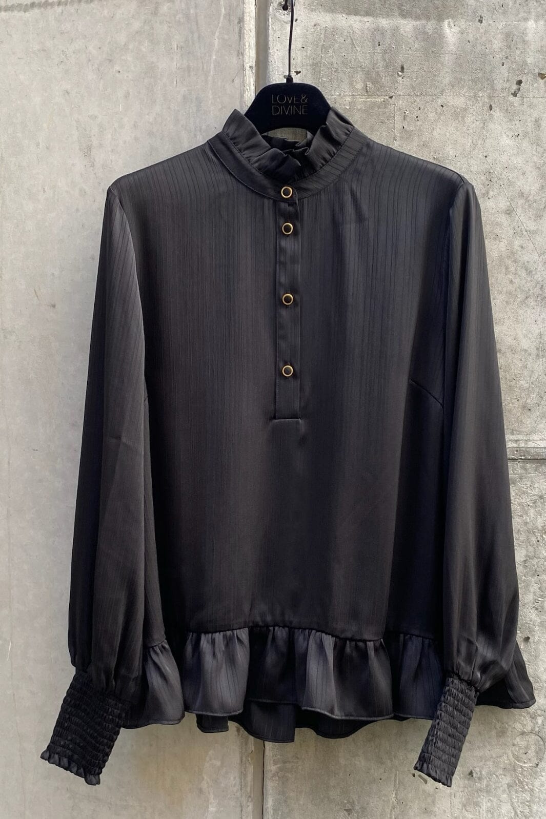 Love & Divine - Love1063 - 000 Black