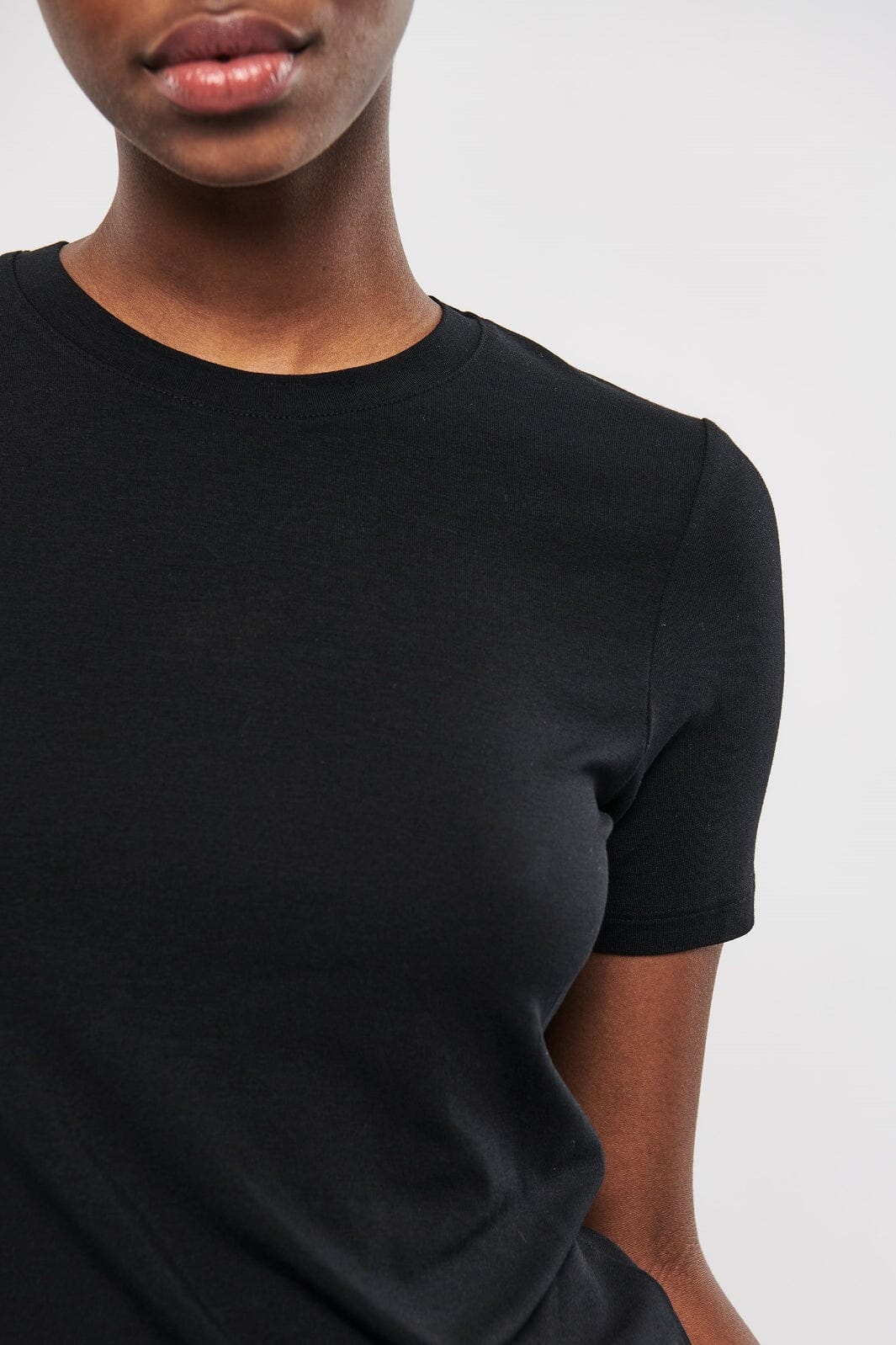 MbyM - Julie-M - Black T-shirts