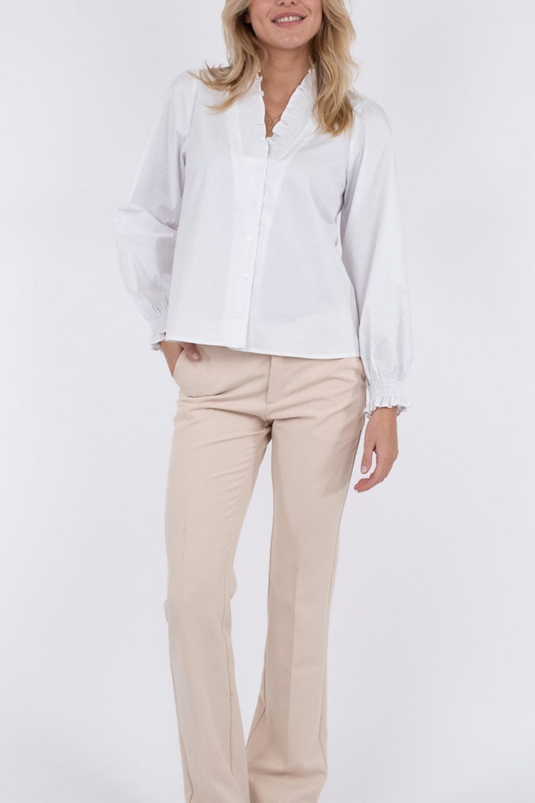 Neo Noir - Brielle Solid Shirt - White