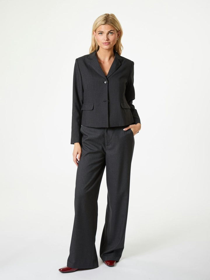 Neo Noir - Djarla Pinstripe Blazer - Antracit Blazere