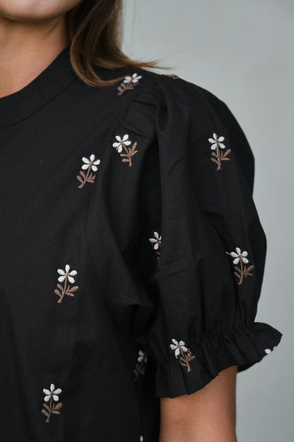 Neo Noir - Nnsavy Flower Emb Blouse 166791 - 100 - Black Bluser