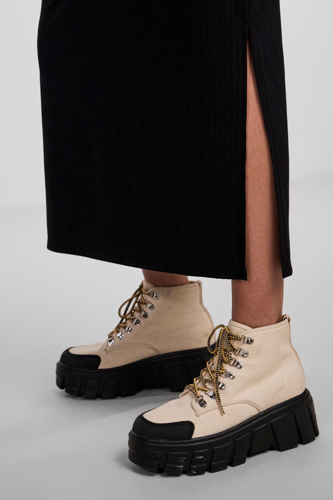 Pieces - Pckylie Ss O-Neck Ankle Dress - Black Kjoler