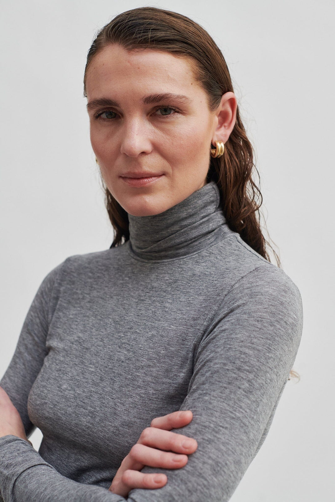Second Female - Matima T-Neck Tee 55201 - 7002 Grey Melange T-shirts