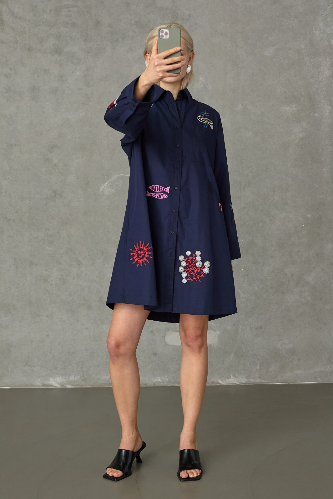 Love & Divine - Love1589 20020 - 441 - Navy Emb.