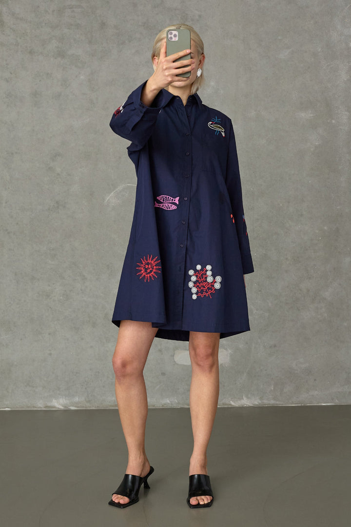Love & Divine - Love1589 20020 - 441 - Navy Emb.