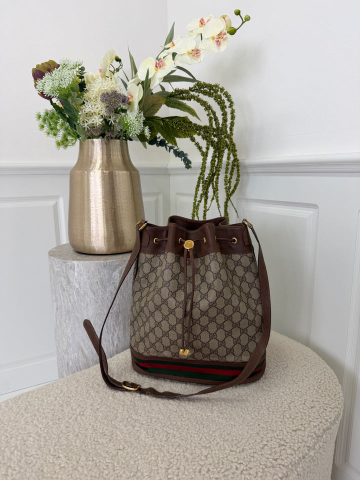 Preloved Vintageline X Molly&My  - Vintage Gucci Gg Supreme Bucket Bag 3395    -  Web Stripe