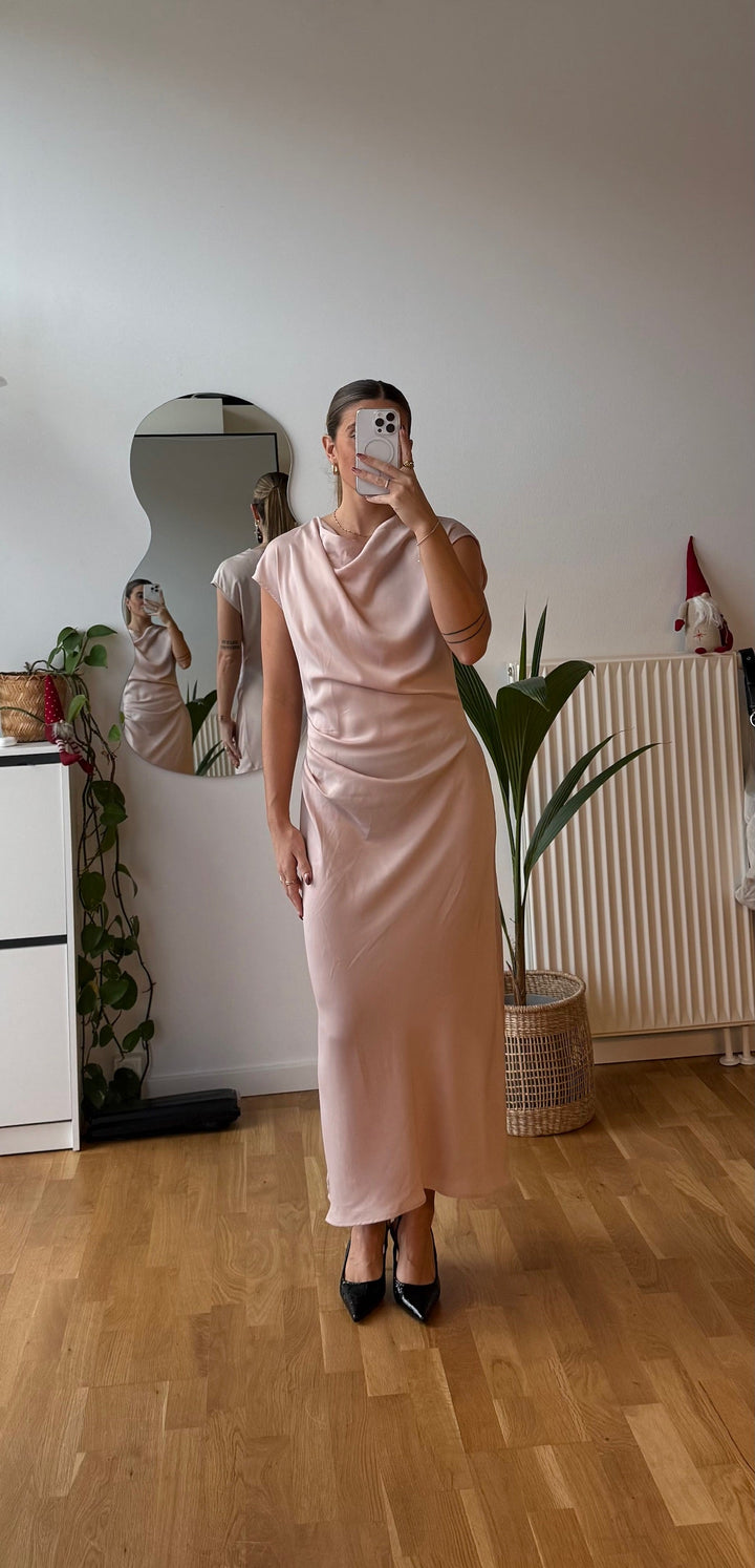 Modström - Tailormd Dress 58386 - 13624 - Peach Whip