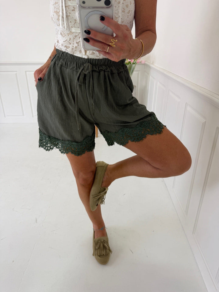 A-Bee - Vanya Shorts - Khaki Shorts 