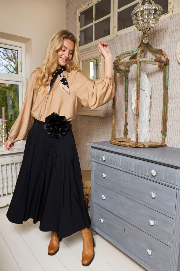 Black Colour - Bcsage Big Flower 2-In-1 Brooch 4486 - Black