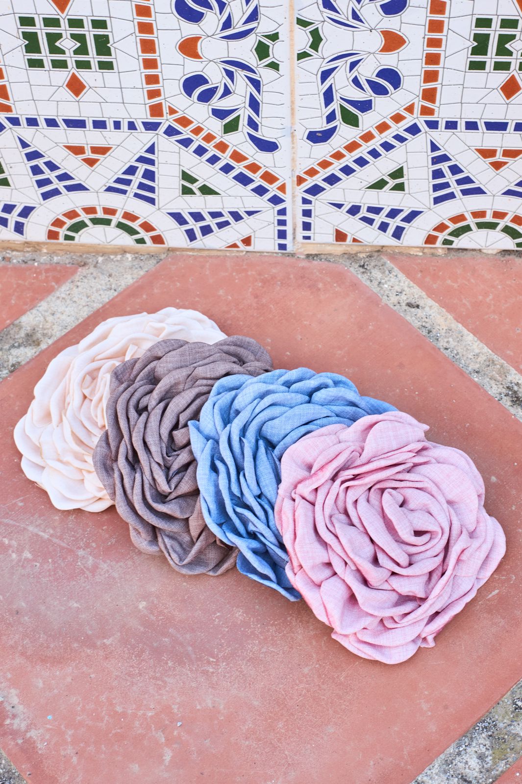 Black Colour - Bcvilla Flower Brooch 5800 - Taupe