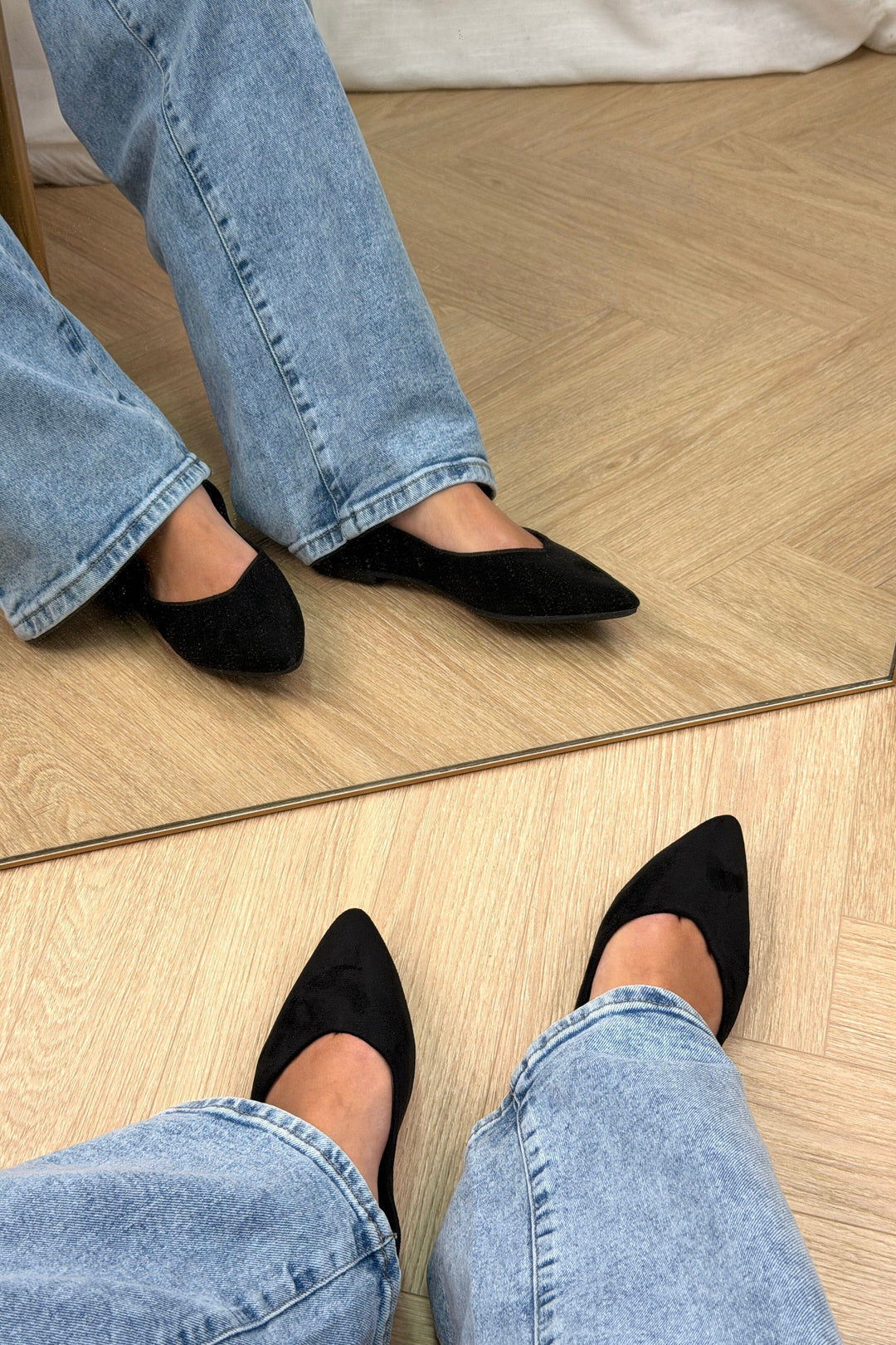 Bloom - Cornflower Ballet Flats - Black Ballerinaer 