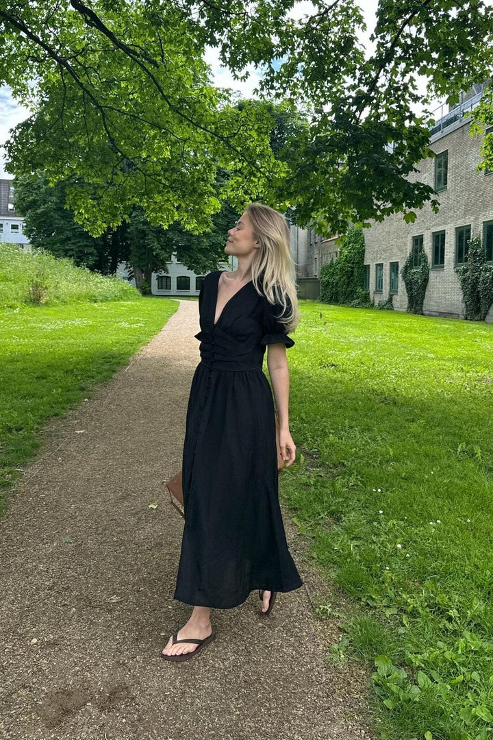 Forudbestilling - BYIC - Adelic Long Ss Dress - black Black Kjoler 