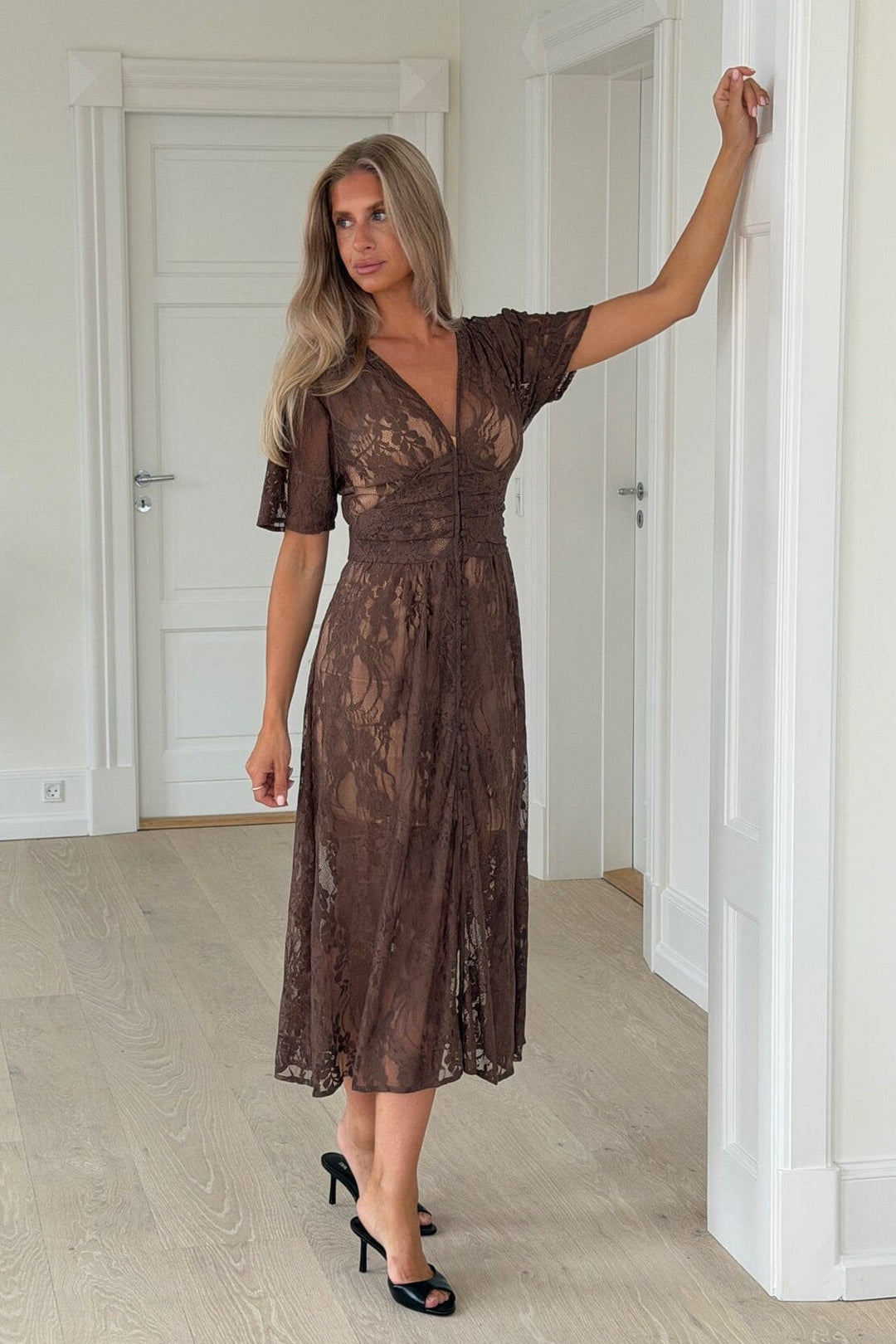 Byic x Molly&My - Adeliaic Long Dress A23876 - Dark Brown Lace Kjoler 