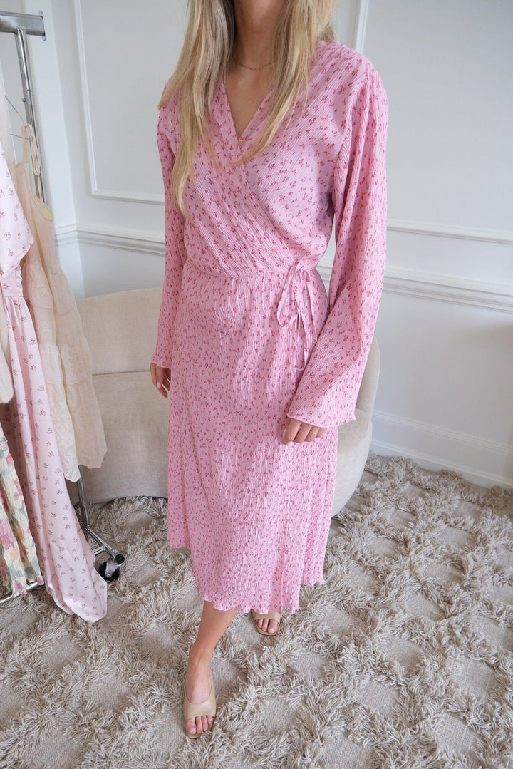 BYIC x Molly&My - Ofeliaic Long Wrap Dress A23640 - Pink Tiny Blossom Kjoler 