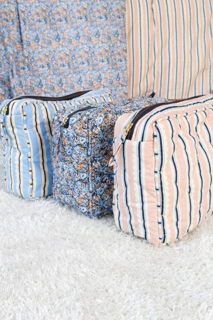 Black Colour - Bcnorma Sky Washbag - Sky Blue