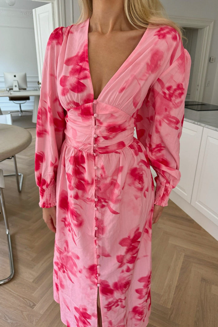 Voorbestelling - BYIC - Adelic Long Dress - apfp Abstract Pink Flower Print