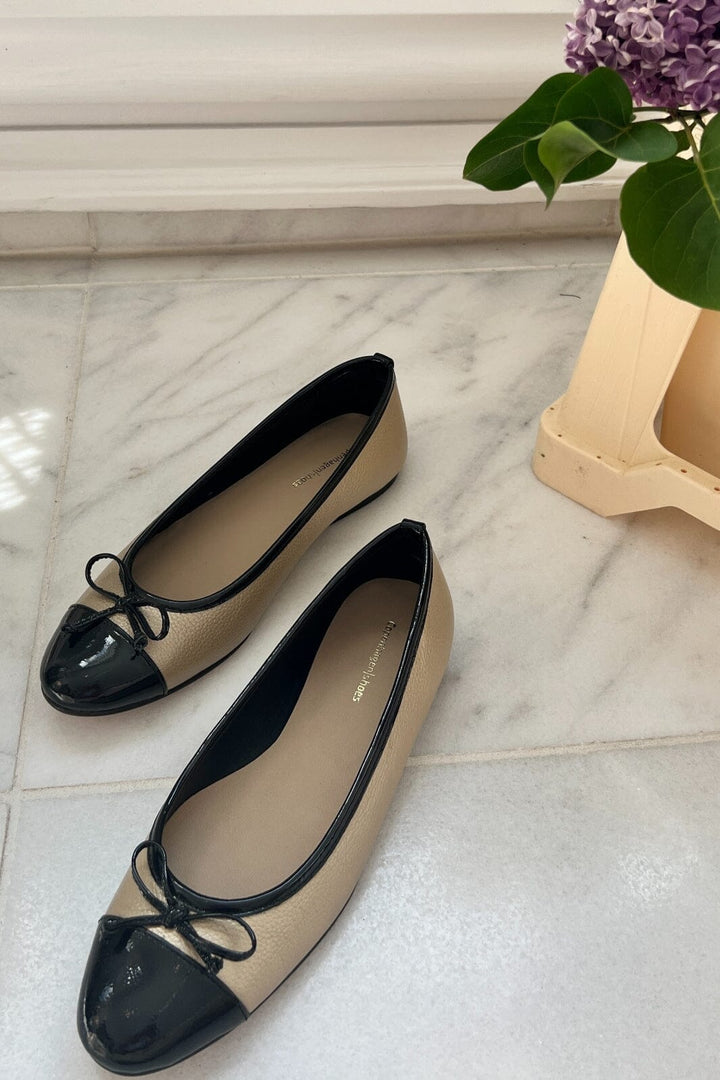 Copenhagen Shoes - My Own Ballerinas - 501 Gold/Black