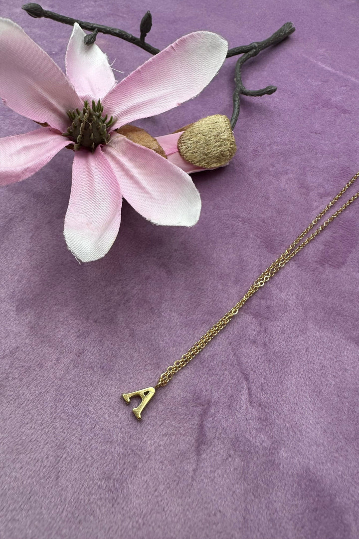 Mellow Moon - Letter Necklace - Forgyldt