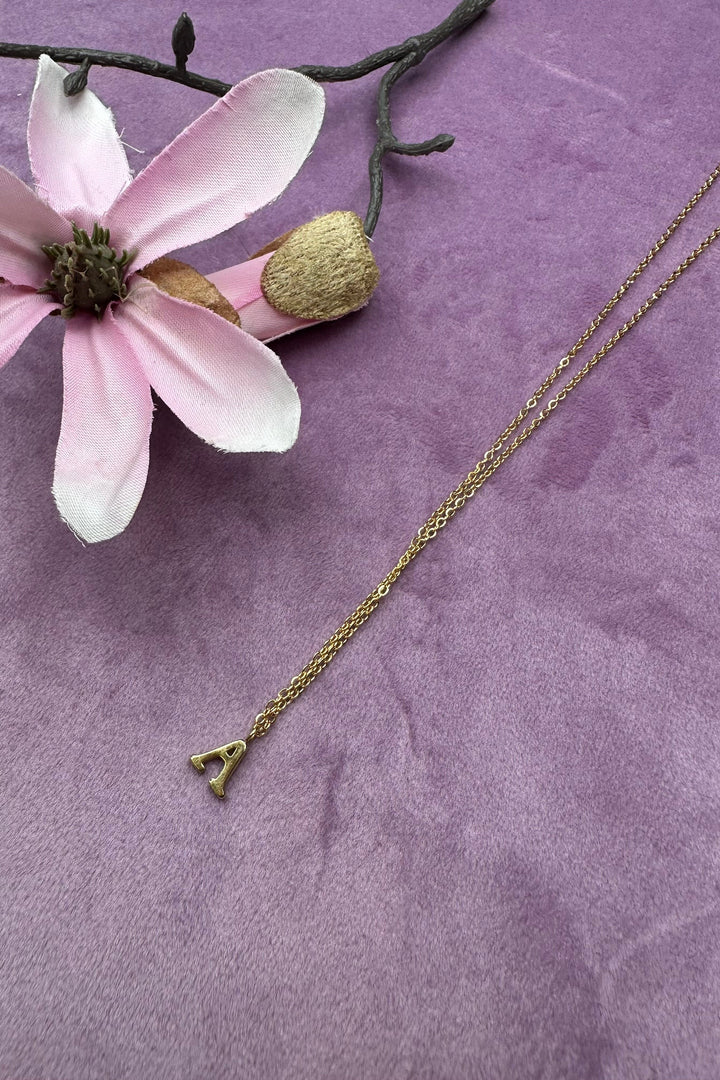 Mellow Moon - Letter Necklace - Forgyldt