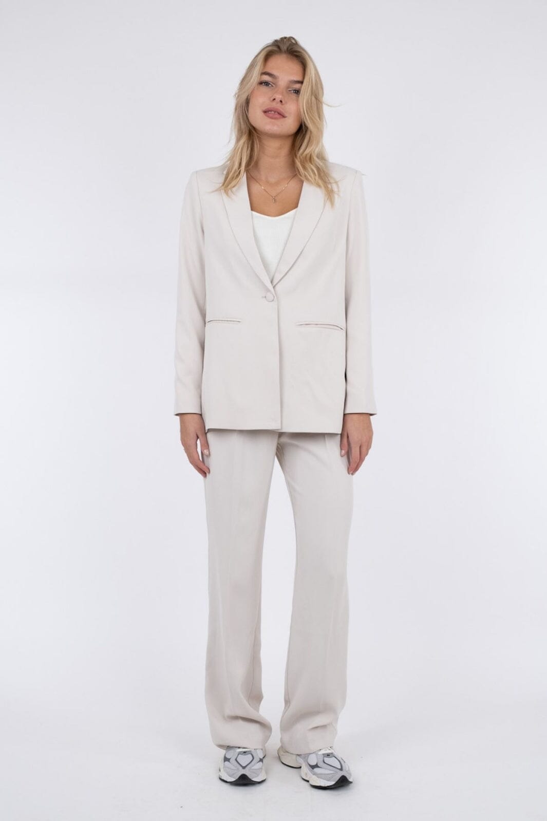 Neo Noir - Avery Woven Blazer - Ivory