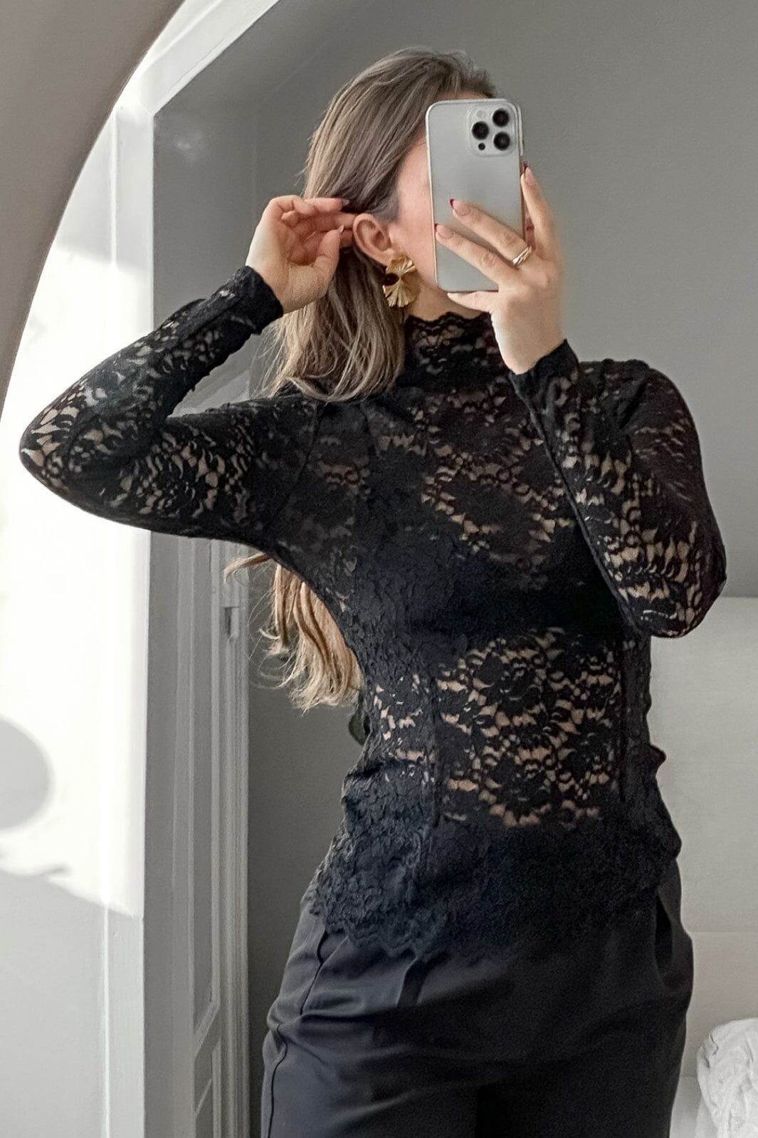 Neo Noir - Liza Laceflower Blouse - Black