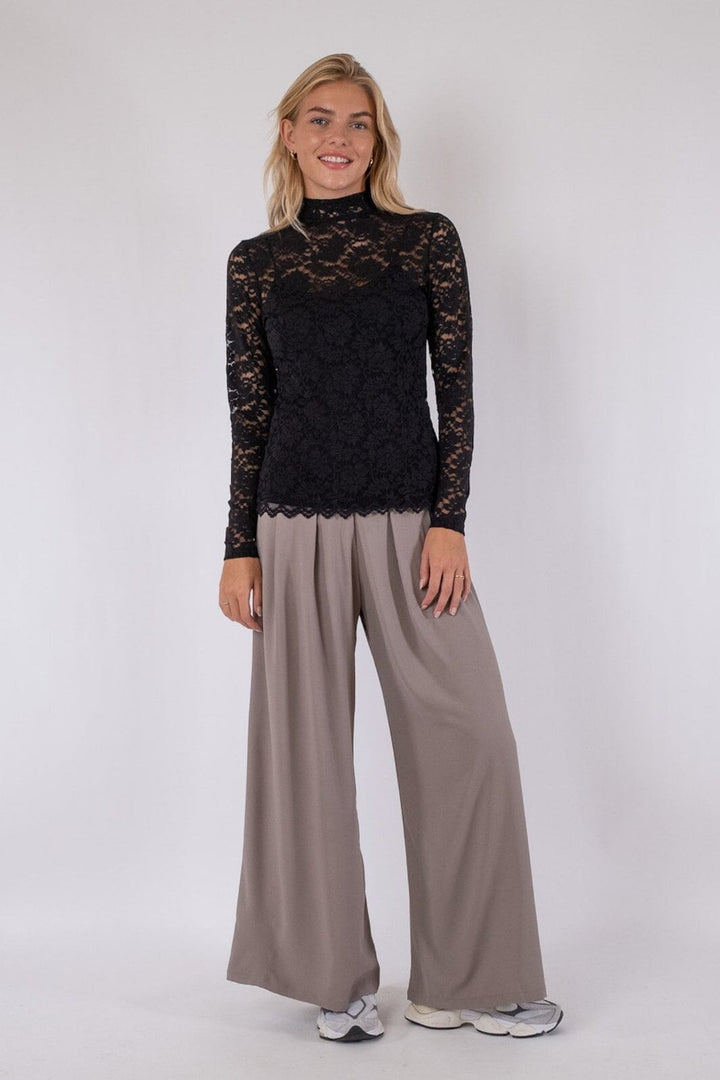 Neo Noir - Liza Laceflower Blouse - Black