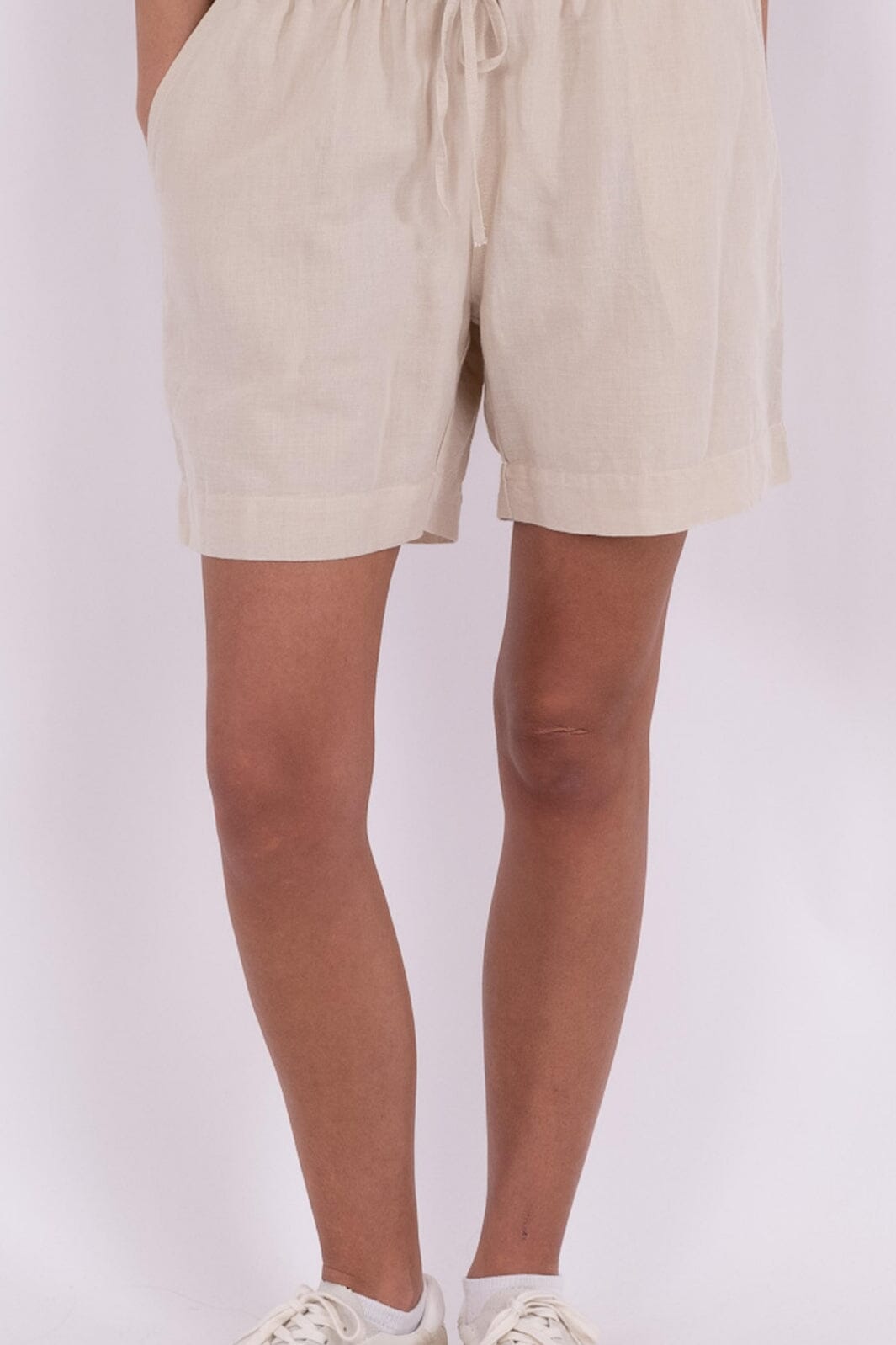 Neo Noir - Shea Linen Shorts - Sand