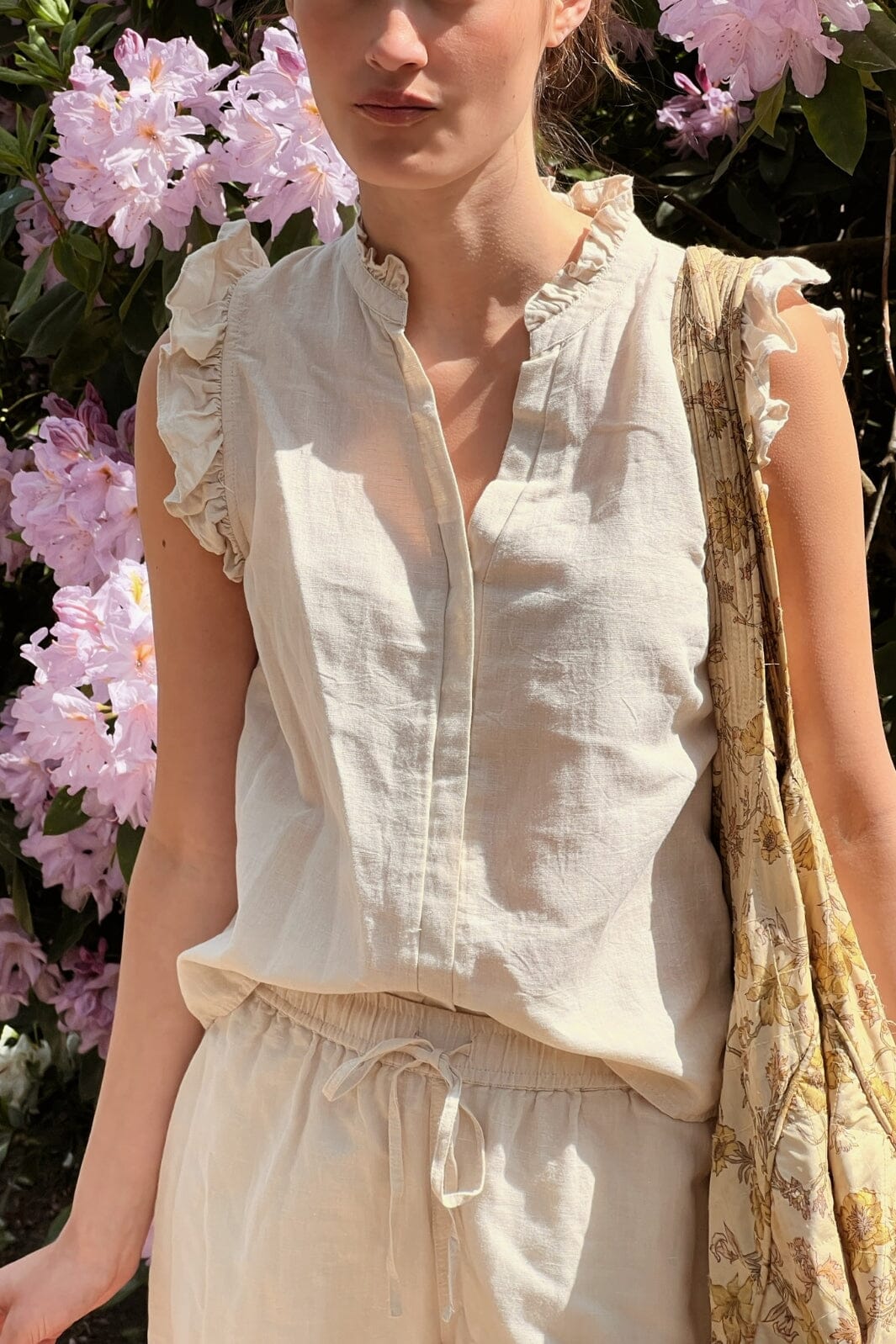 Neo Noir - Shea Linen Shorts - Sand