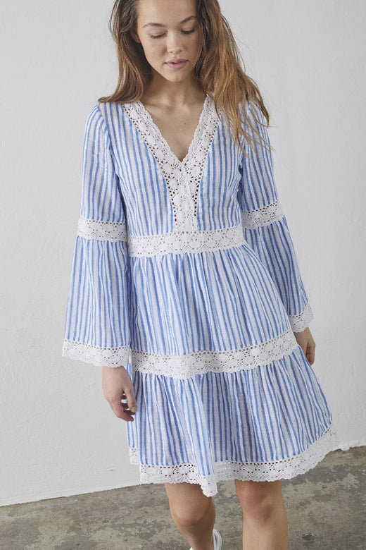 Sisters Point - Alisa-Dr 18580 - 830 - Blue Stripe