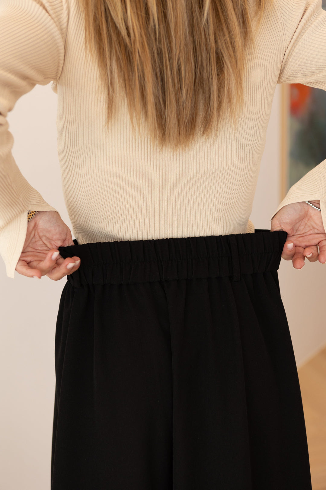 Valentin Studio - Pleated Skirt - Black