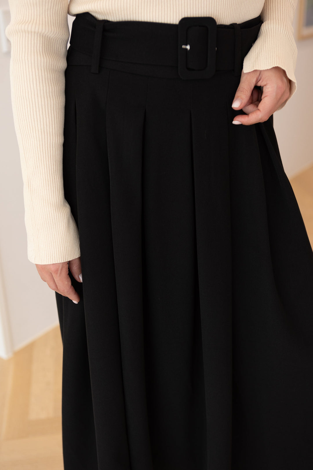 Valentin Studio - Pleated Skirt - Black