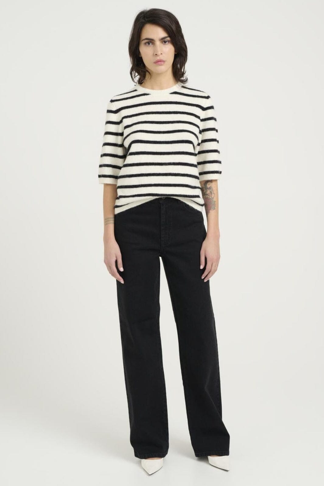 Gestuz - Alphagz Ss Tee Striped - 106145 Ivory Black Striped
