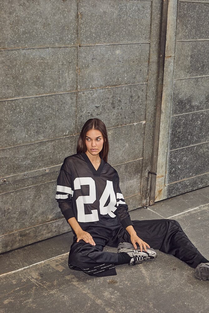 Haute L'Amitié - Drift Number Ls Tee HL10287 - Black T-shirts 