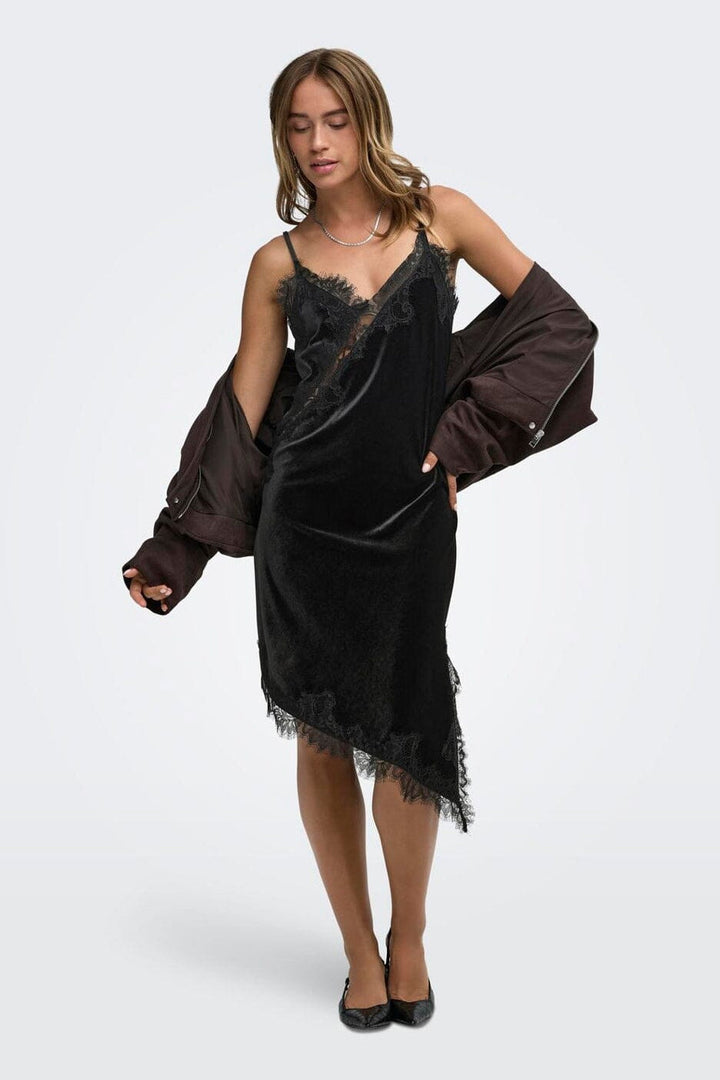 JDY - Jdyvalerie S/L Velvet Lace Dress - 5121628 Black