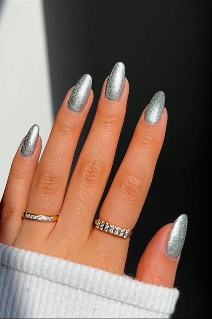 Le Mini Macaron - Gel Polish COL122 - Silver Glow