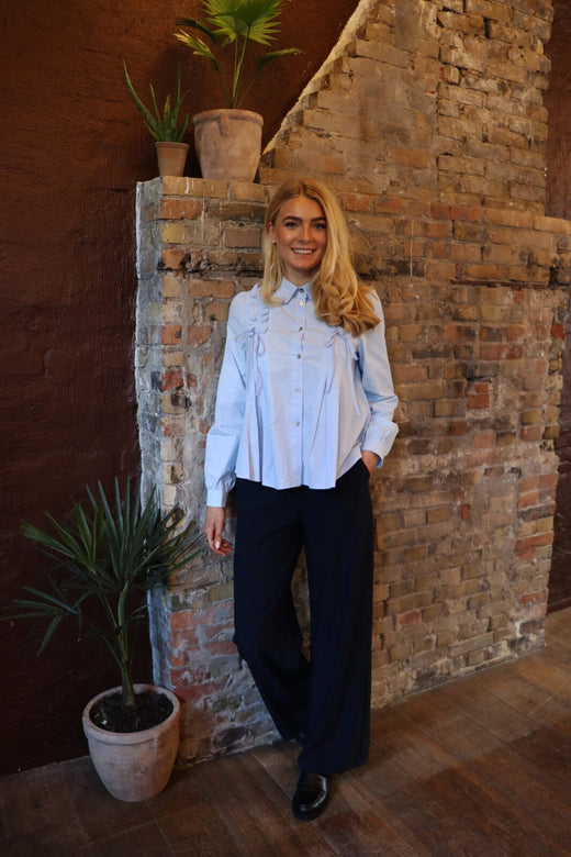 Liberte - Fie Ls Frill Shirt 22308 - Light Blue