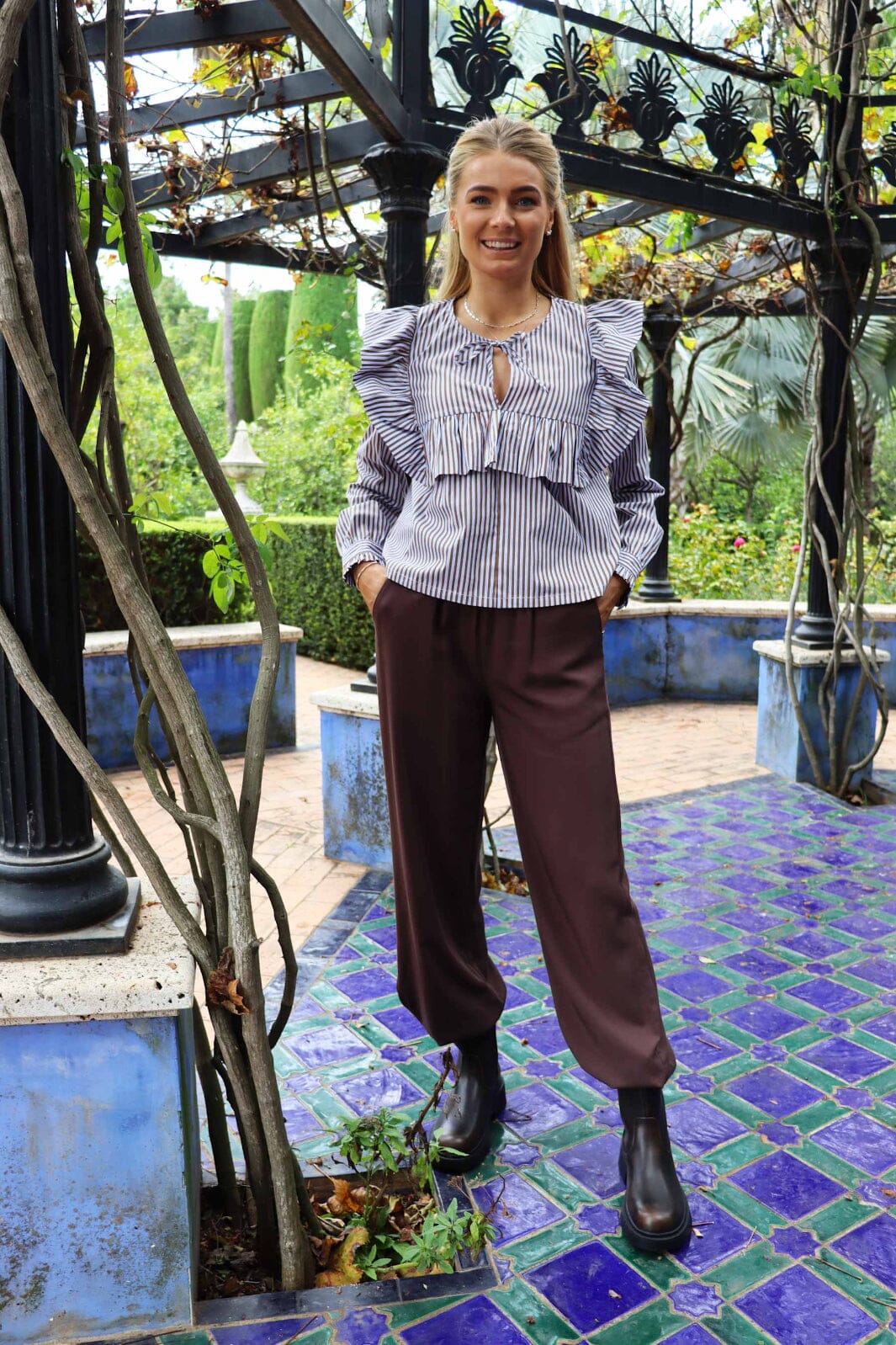 Liberte - Heather-Ls-Tie-Blouse 22165 - Brown Blue Stripe Bluser 